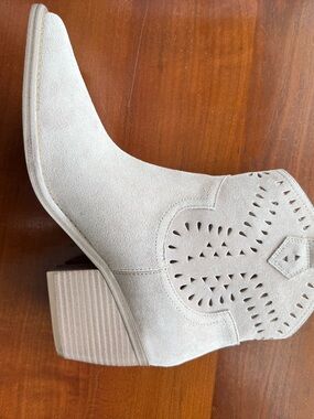 Marc Fisher Light Cream Suede Cutout Western Ankle Bootie